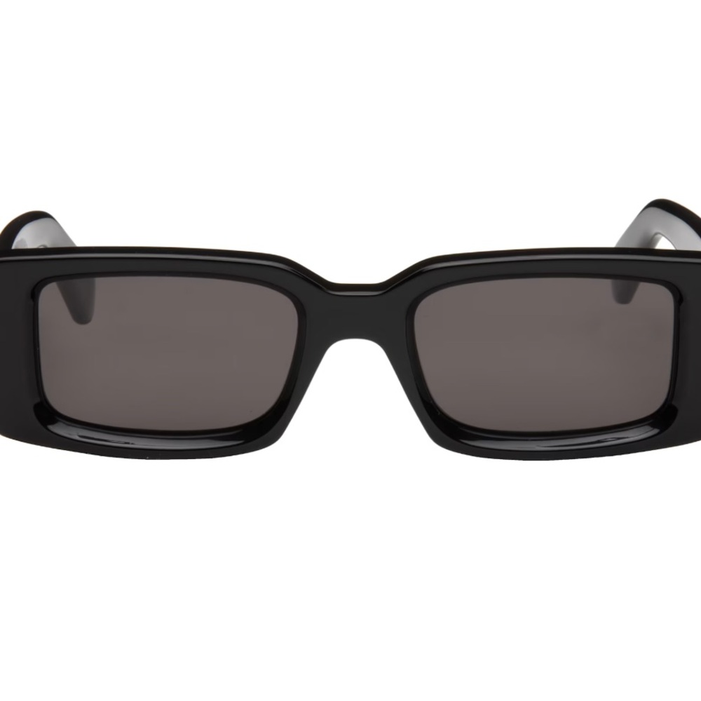 Off-White
Black Arthur Sunglasses, NWT!